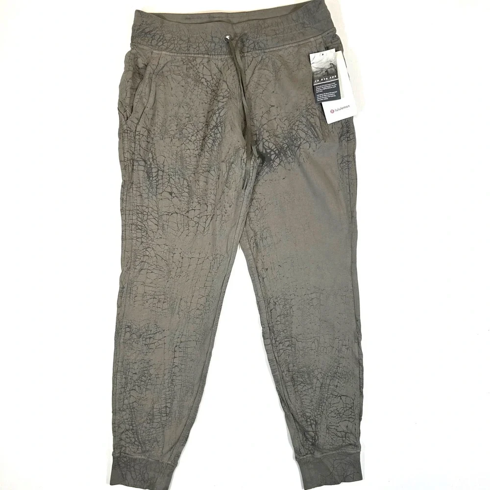 Lululemon Warm Down Jogger Thread Dye Grey Crackle Print Pants Size 10 LW5DN5S
